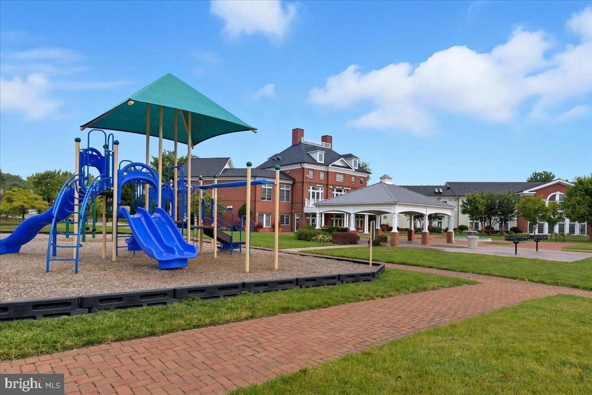 PORT POTOMAC - Residential Lease