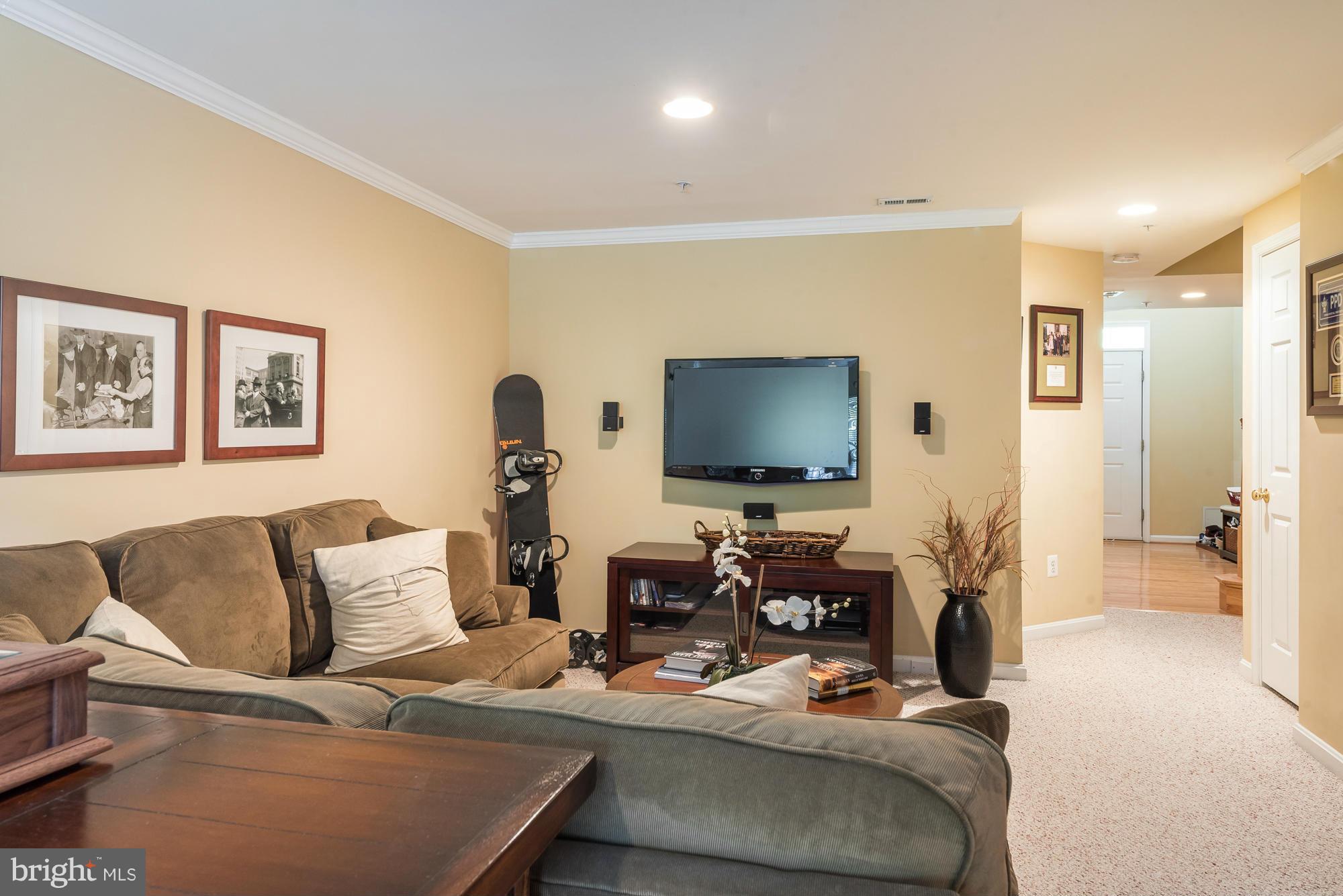 CROFTON MANOR - Residential