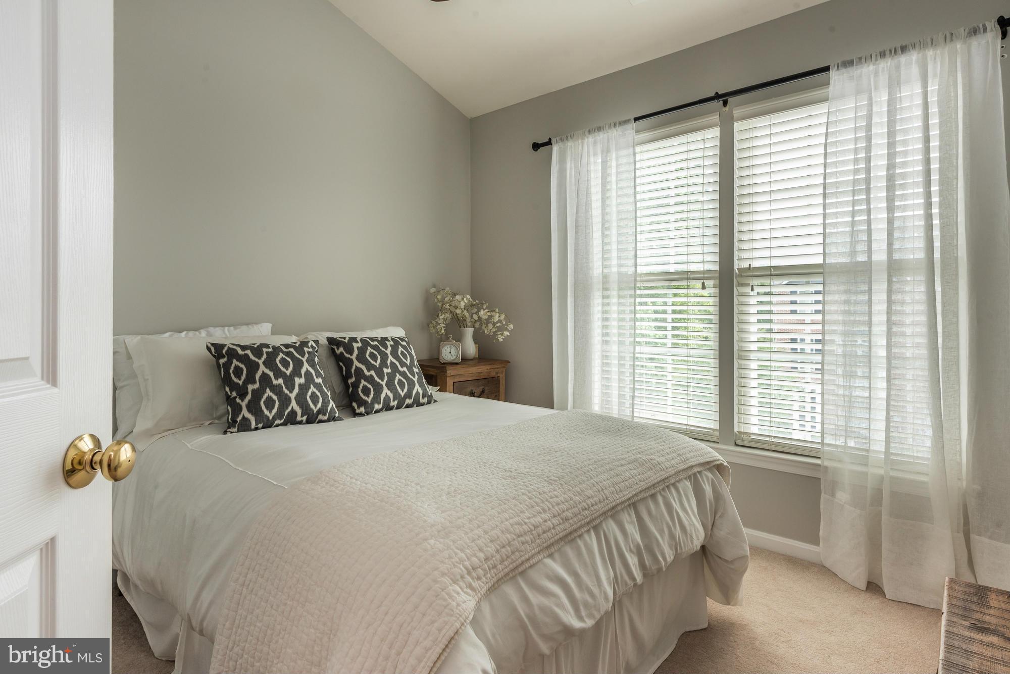 CROFTON MANOR - Residential