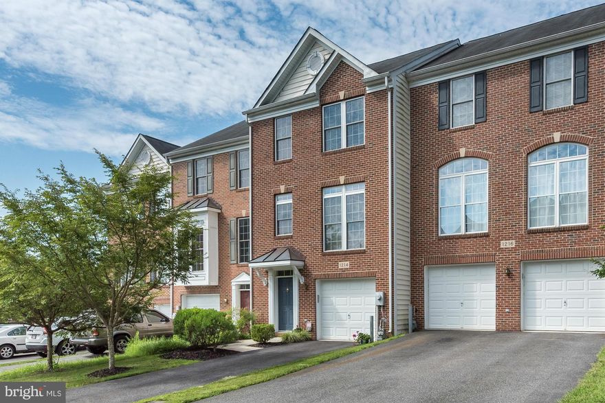 This is it!Wonderfully upgraded,maintained,perfectly appointed & ready to move in!Beautiful wood floors including on steps & master.Kitchen w/granite,seating area &gas fireplace.Sunny bonus room off kitchen leads to deck open to community space.Flexible ground level room could become 4th bedroom suite.Private fenced yard.Gas cooking/heat.Exceptionally easy commuter rt. access to Baltimore & DC!