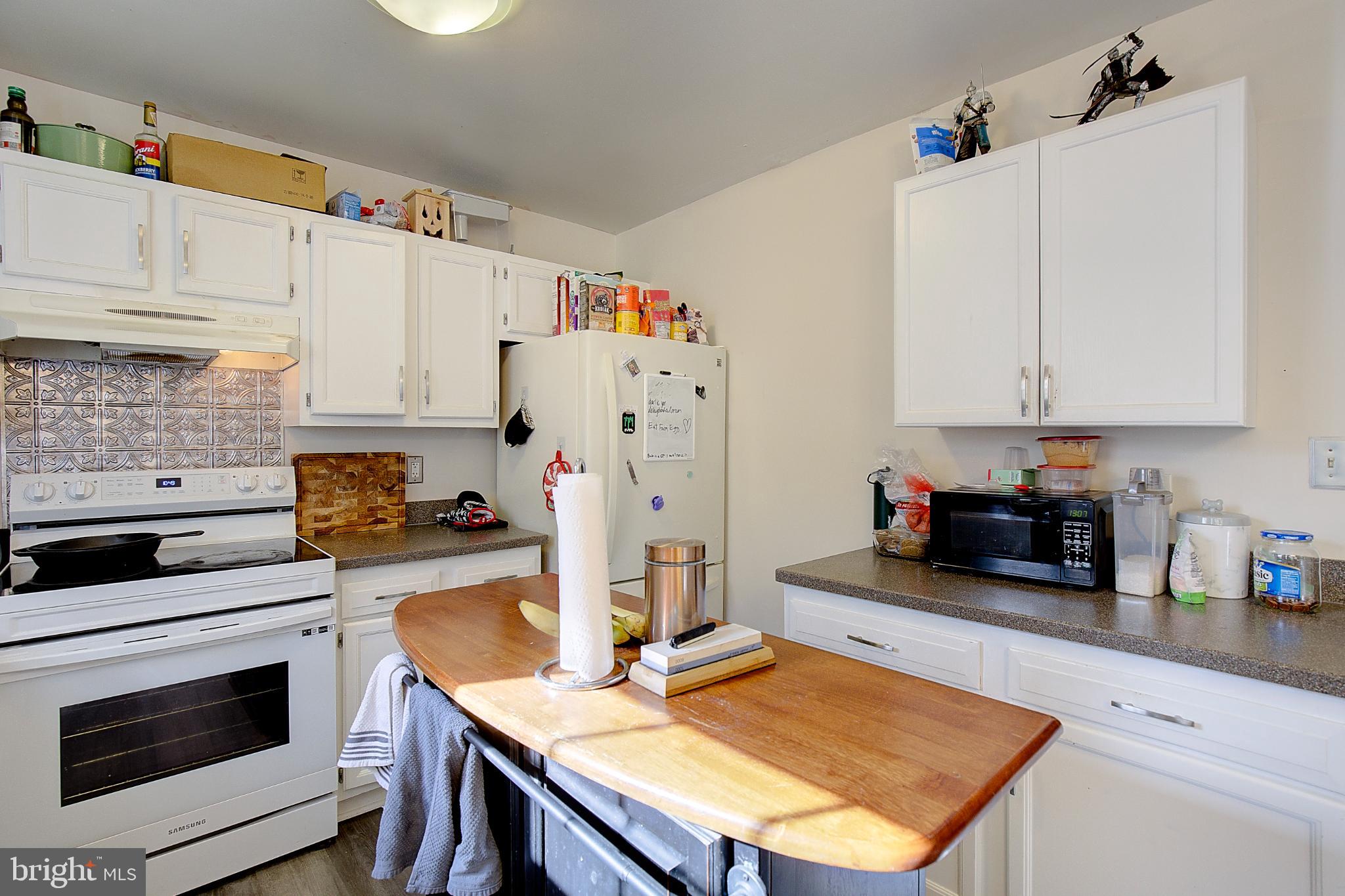 LAKE KARYLBROOK - Residential