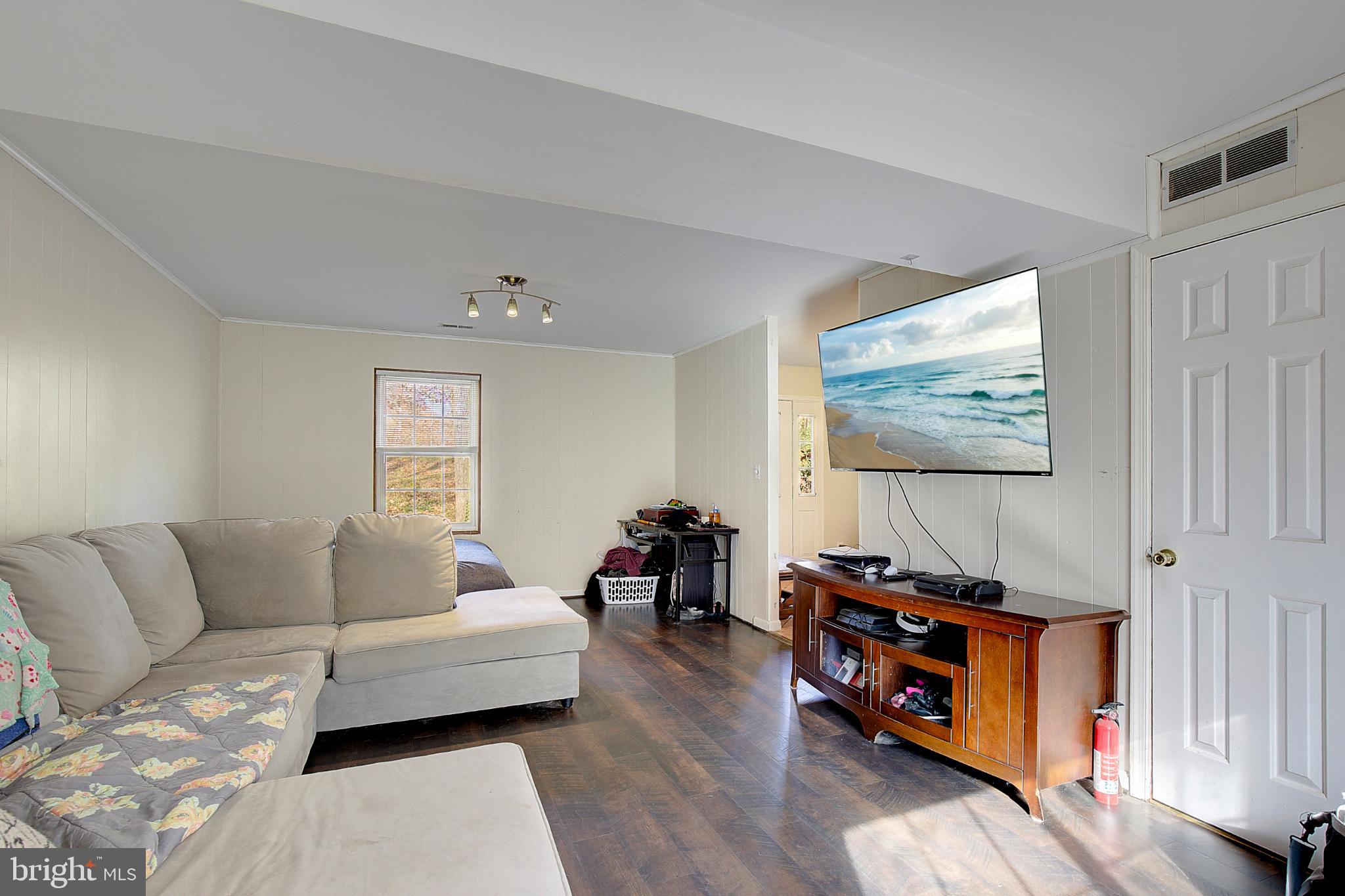 LAKE KARYLBROOK - Residential