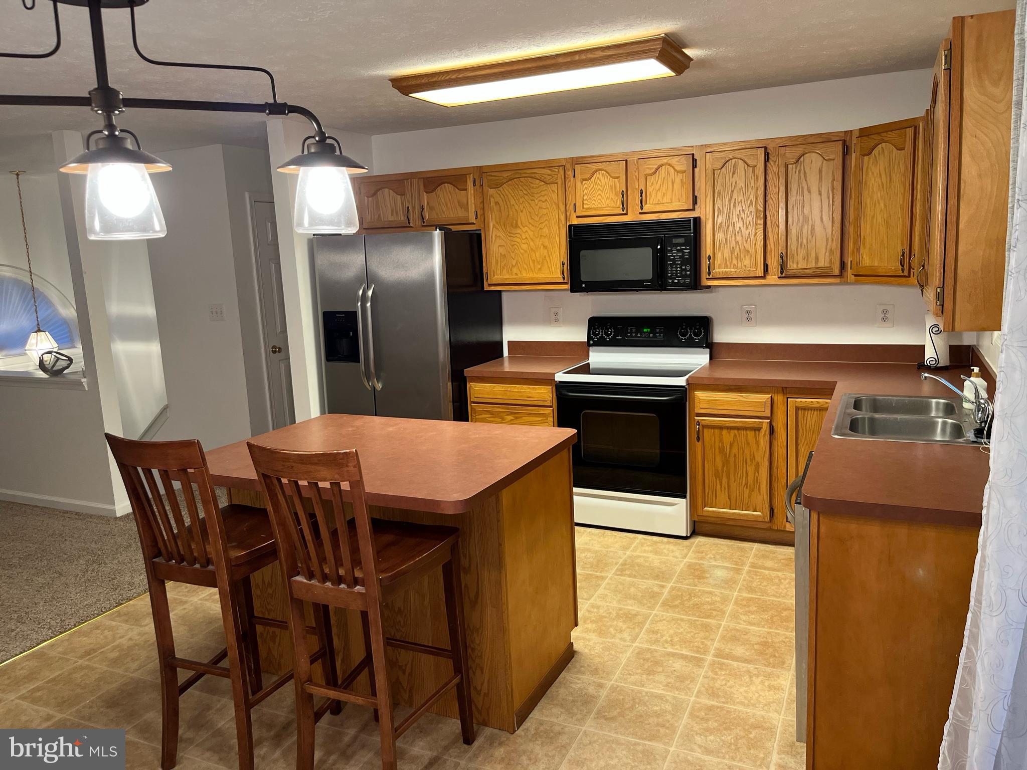 WARDEN ACRES - Residential