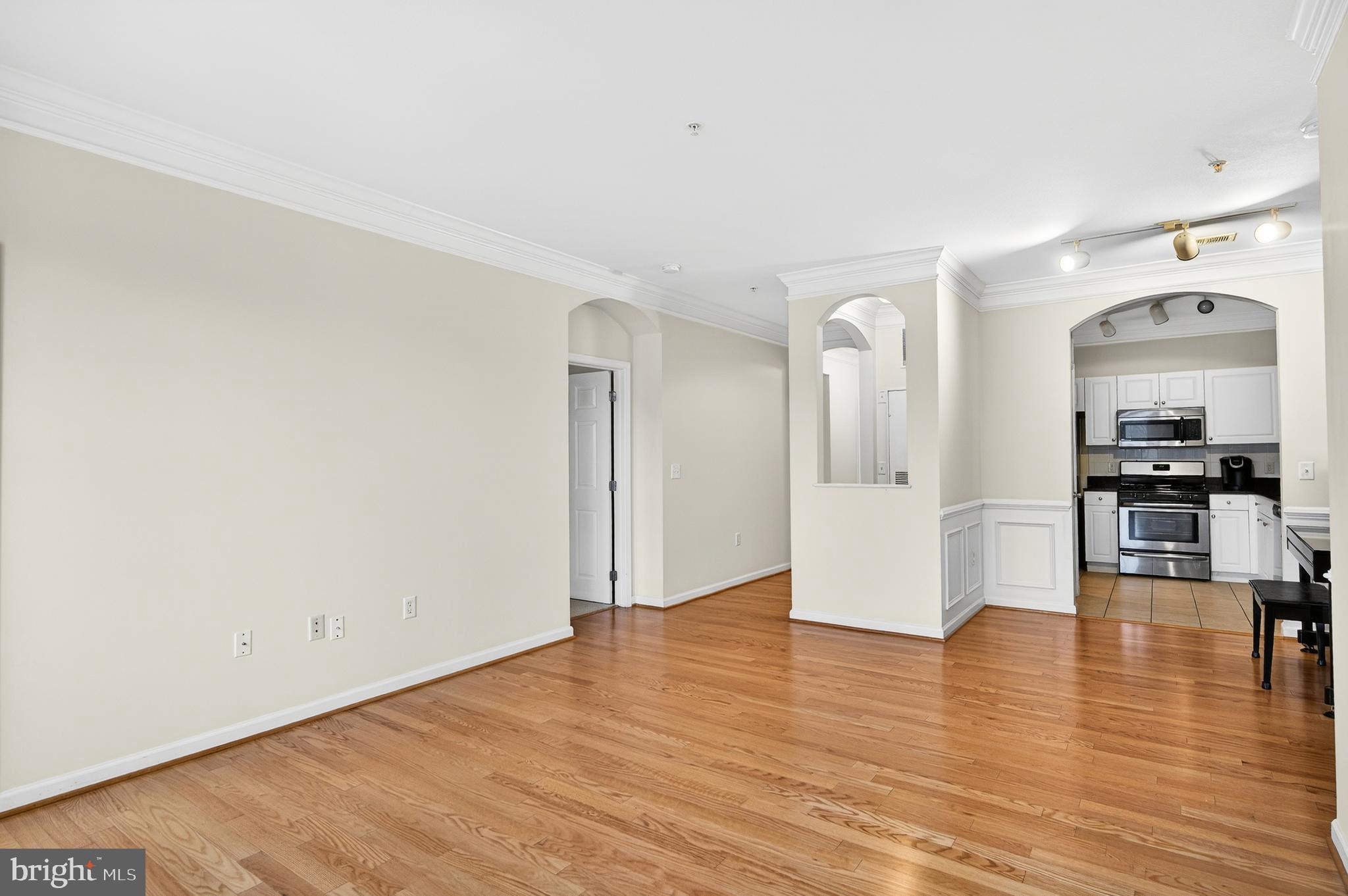 THE COLONNADE AT KENTLANDS - Residential