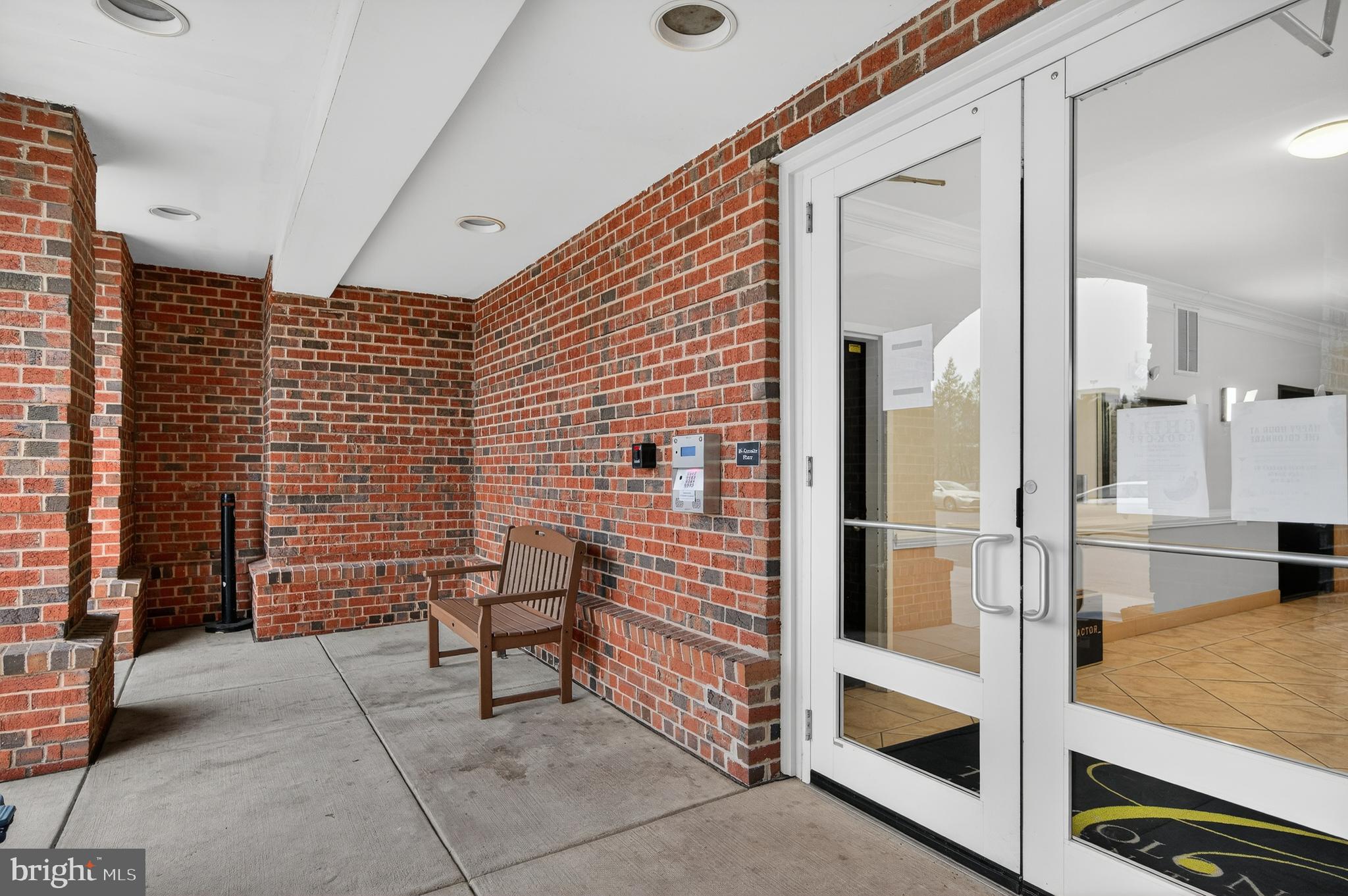 THE COLONNADE AT KENTLANDS - Residential