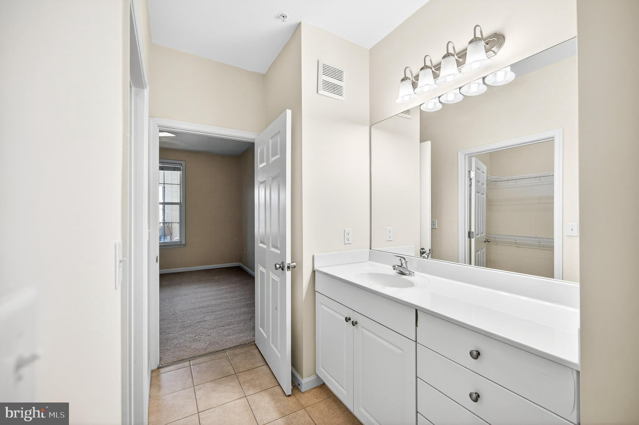 THE COLONNADE AT KENTLANDS - Residential