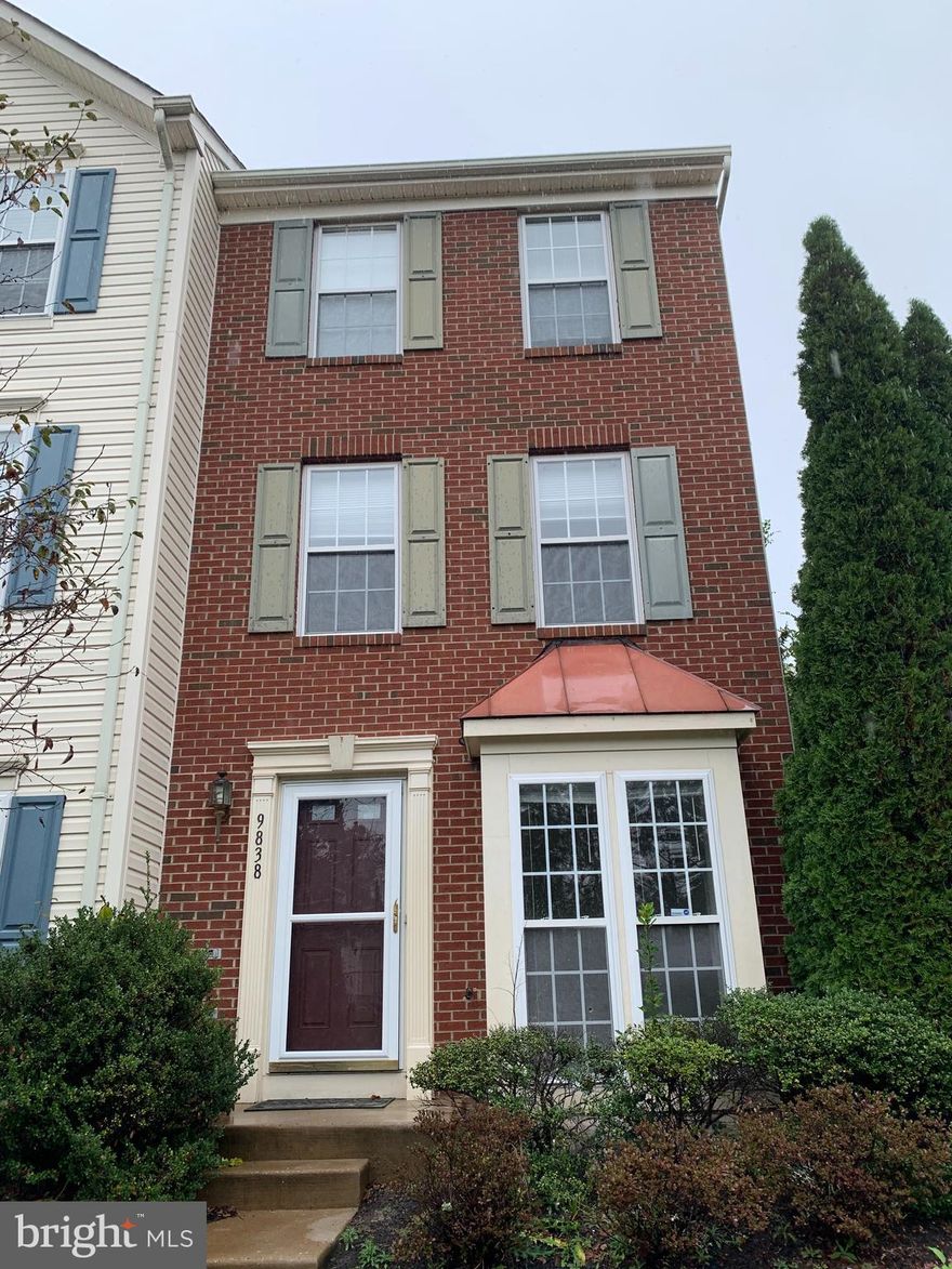 Fantastic 3-level 2 Bedroom 2 and one-half Baths End Unit Brick Front home in Braemar. This home features a Living Room, a Laundry Room, a Kitchen, and a Half Bath on the Main level with Second Level has nice wall-to-wall carpet, a Bedroom, a Full Bath as well as a Family Room w/gas fireplace. Entire third level also has nice wall-to-wall carpet and is devoted to a very private master suite with huge walk-in closet and master bath with separate soaking tub and shower stall. Freshly painted 
New carpet
APPLY ON RENT SPREE