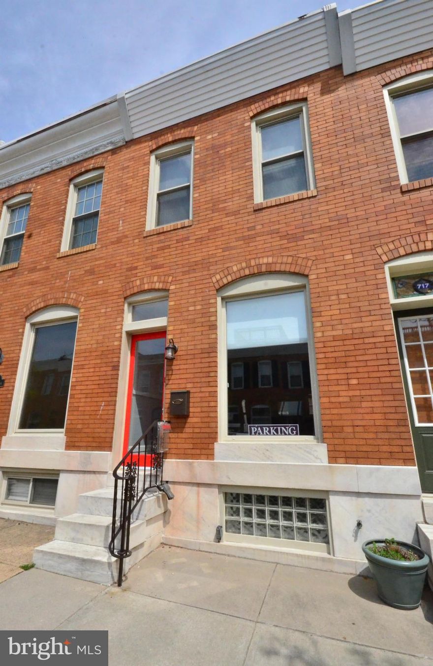 SUPERB  CANTON LOCATION  W/PARKING BEAUTIFULLY MAINTAINED TOWN HOME  OFFERS;   LARGE OPEN FLOOR PLAN 2 BEDROOMS 2 FULL BATHS BRAND NEW KITCHEN W/ GRANITE COUNTER TOPS STAINLESS APPLIANCES CUSTOM PAINTED THROUGH OUT RECESSED LIGHTING, BRAND NEW FRONT DOOR, NEW TILE FLOORS, CENTRAL VAC, HARDWOOD FLOORS FINISHED BASEMENT. NEW A/C UNIT.   YOU WILL NOT BE DISAPPOINTED EASY TO SHOW