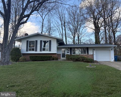 Photo of 11010 Byrd Drive, FAIRFAX, VA 22030 (MLS # VAFX2298992)