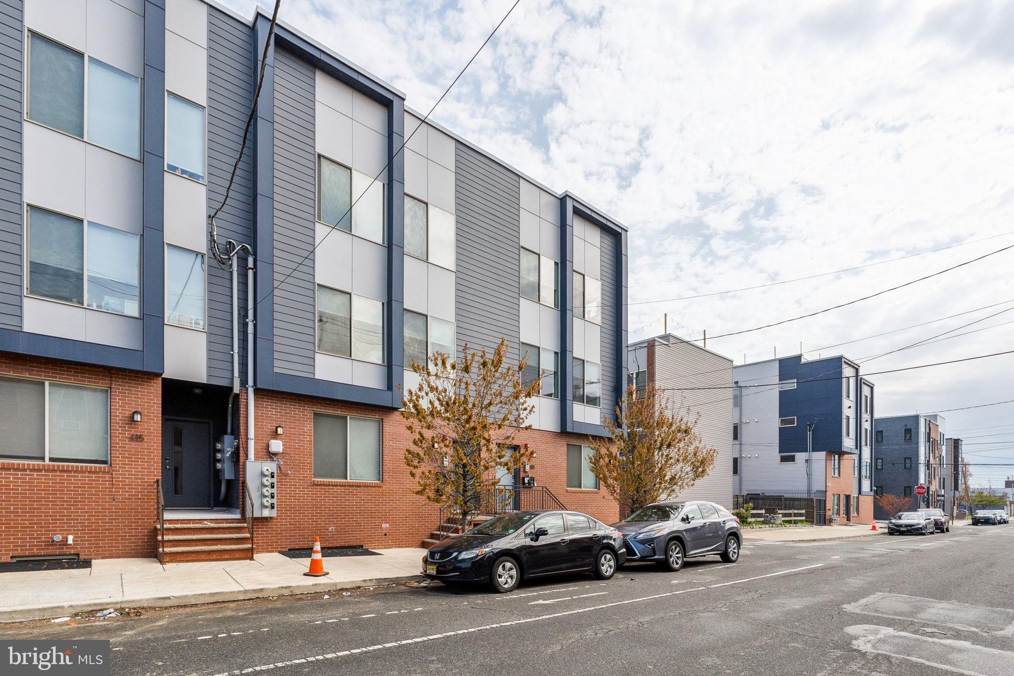 OLDE KENSINGTON - Residential Lease