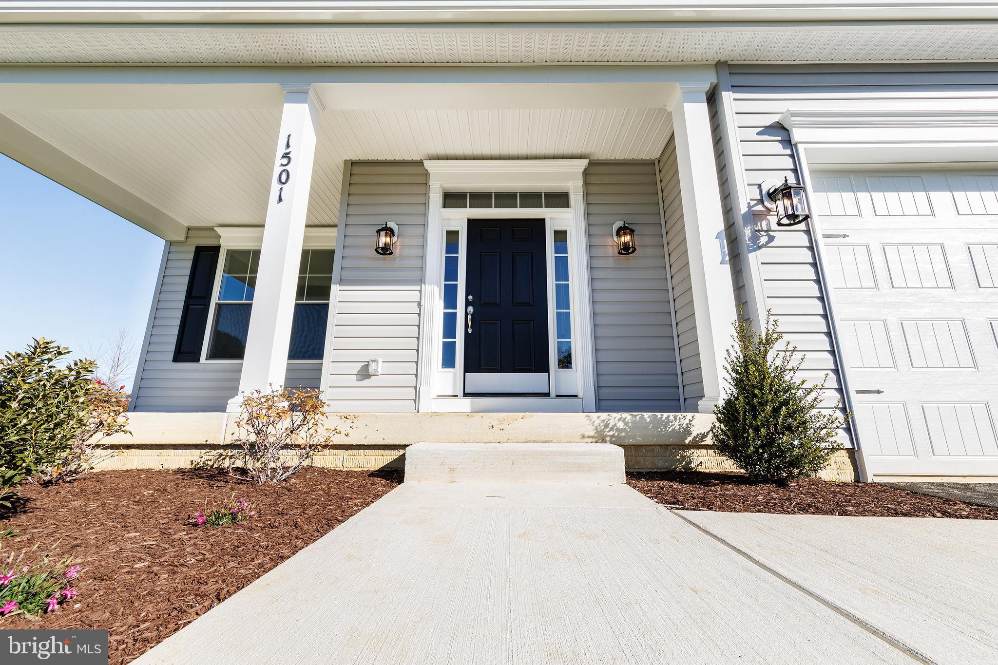 QUEEN ANNE COLONY - Residential