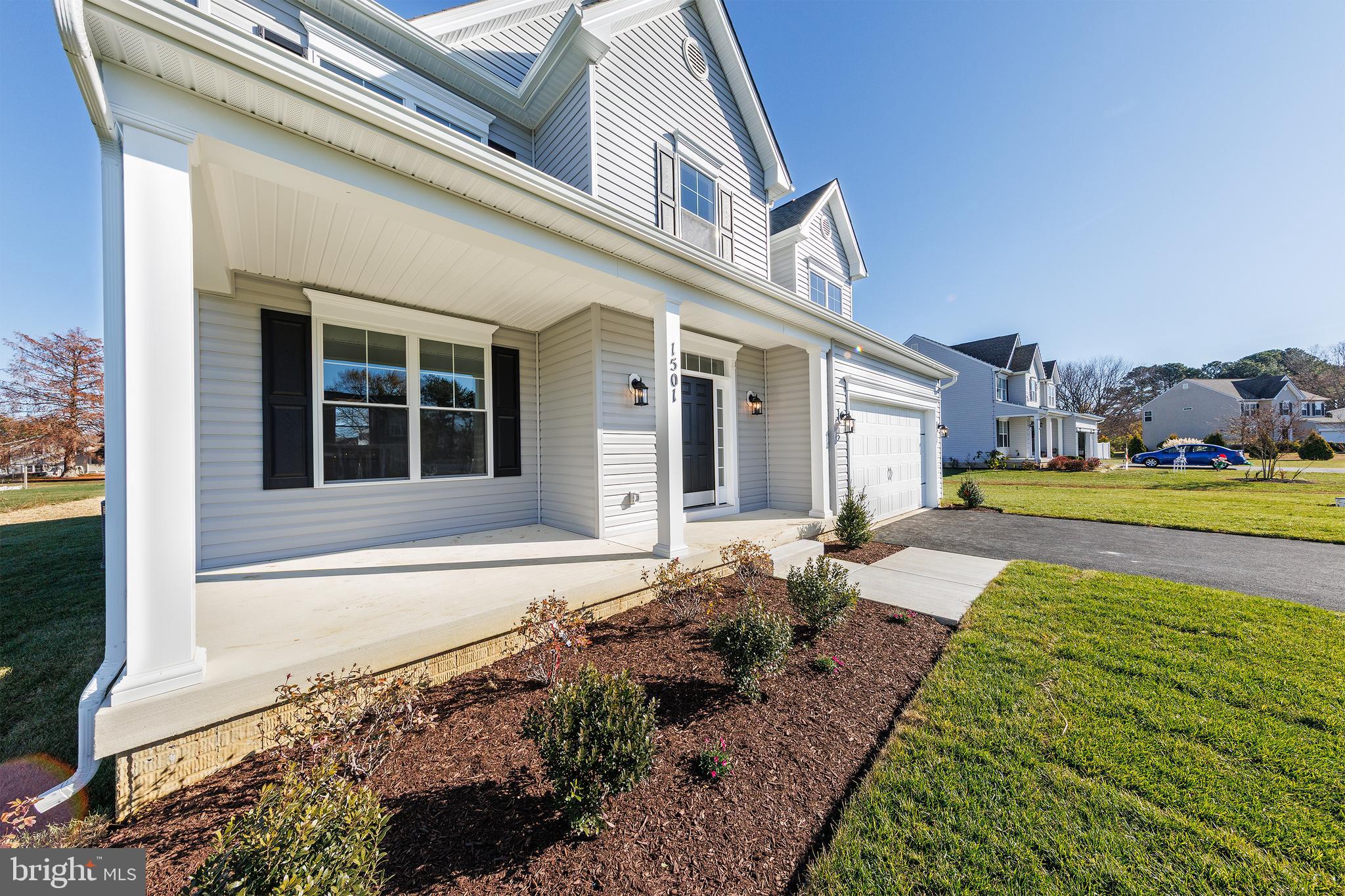 QUEEN ANNE COLONY - Residential