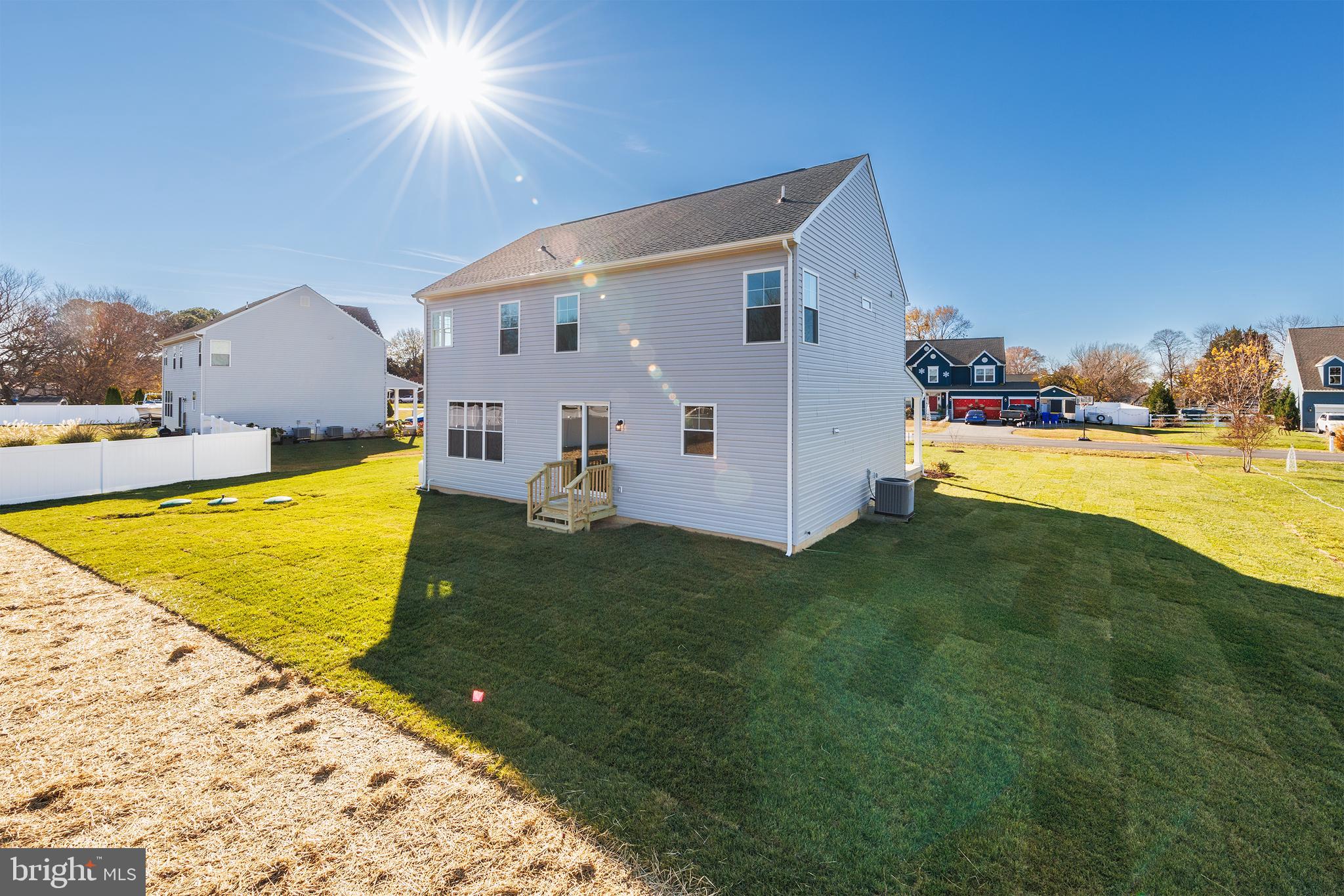 QUEEN ANNE COLONY - Residential