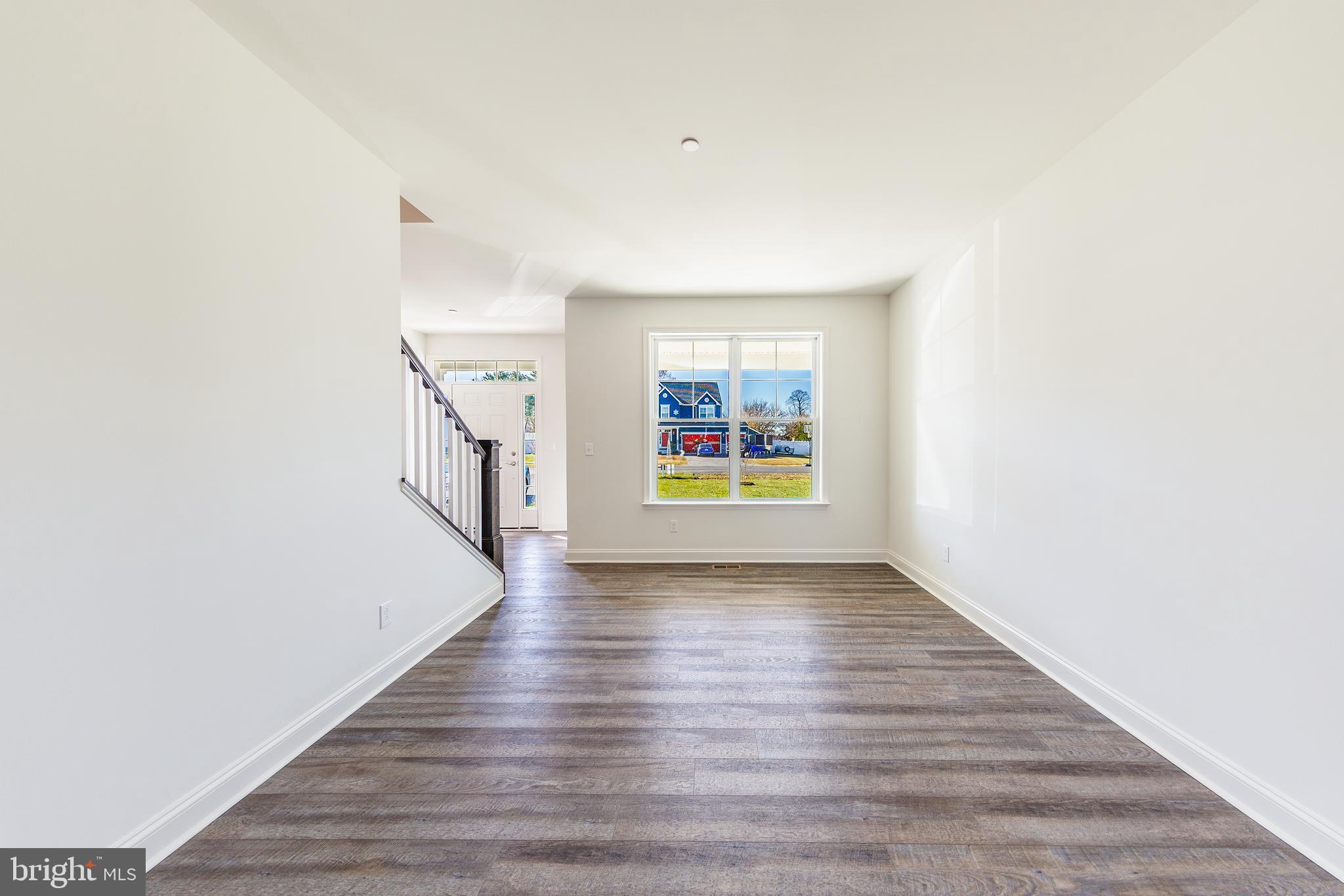 QUEEN ANNE COLONY - Residential