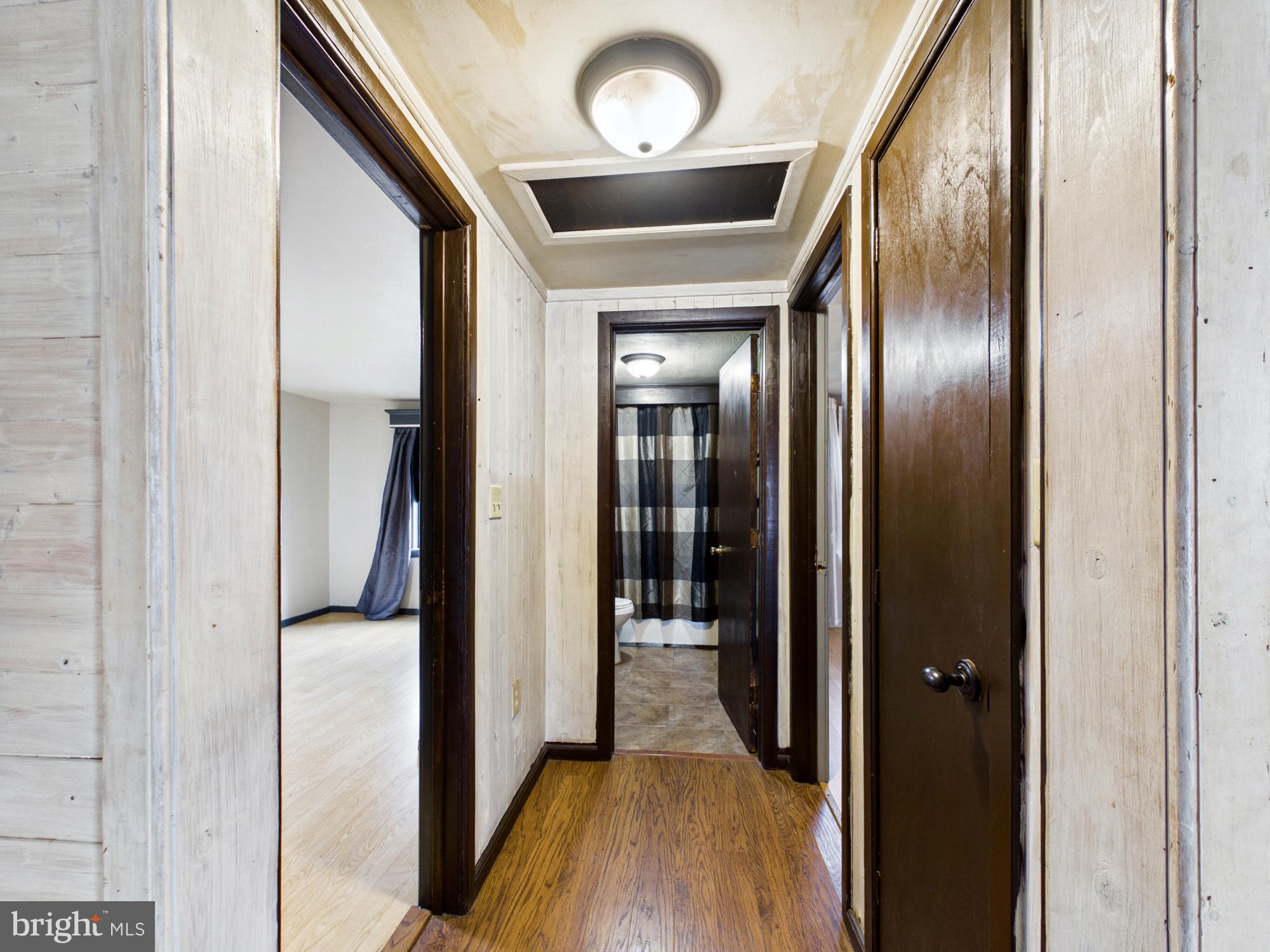 WOODLAND BEACH - Residential