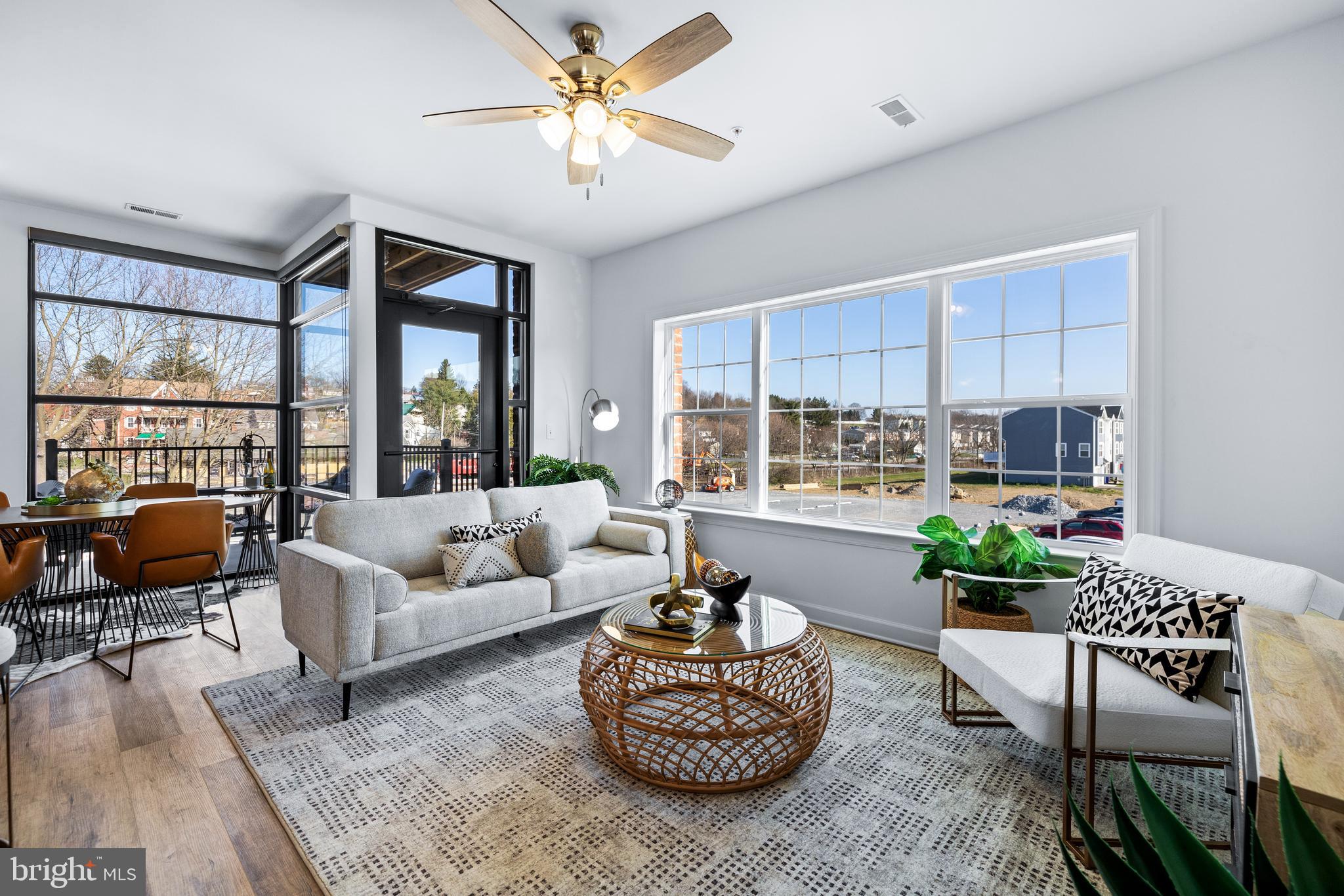 FRANKLIN SQUARE - Residential Lease