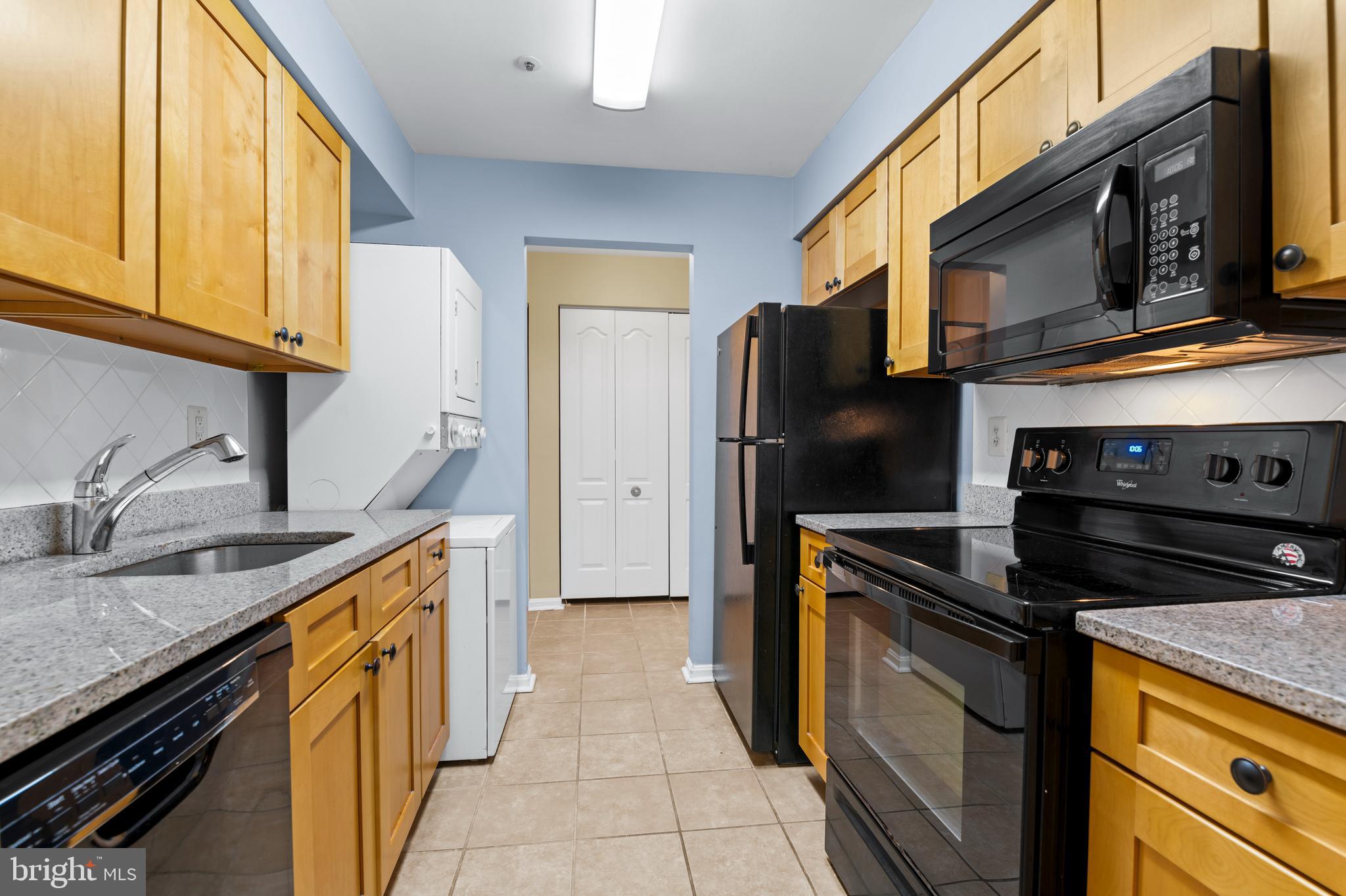 VILLAGE OF MONTGOMERY RUN - Residential