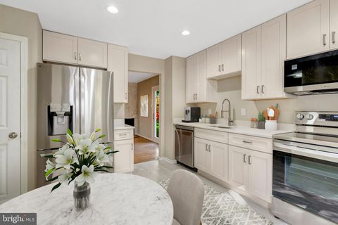 6108 POND LILY COURT BURKE VA 22015
