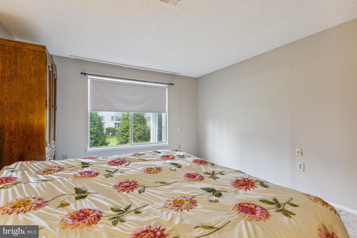 LEISURE WORLD - Residential