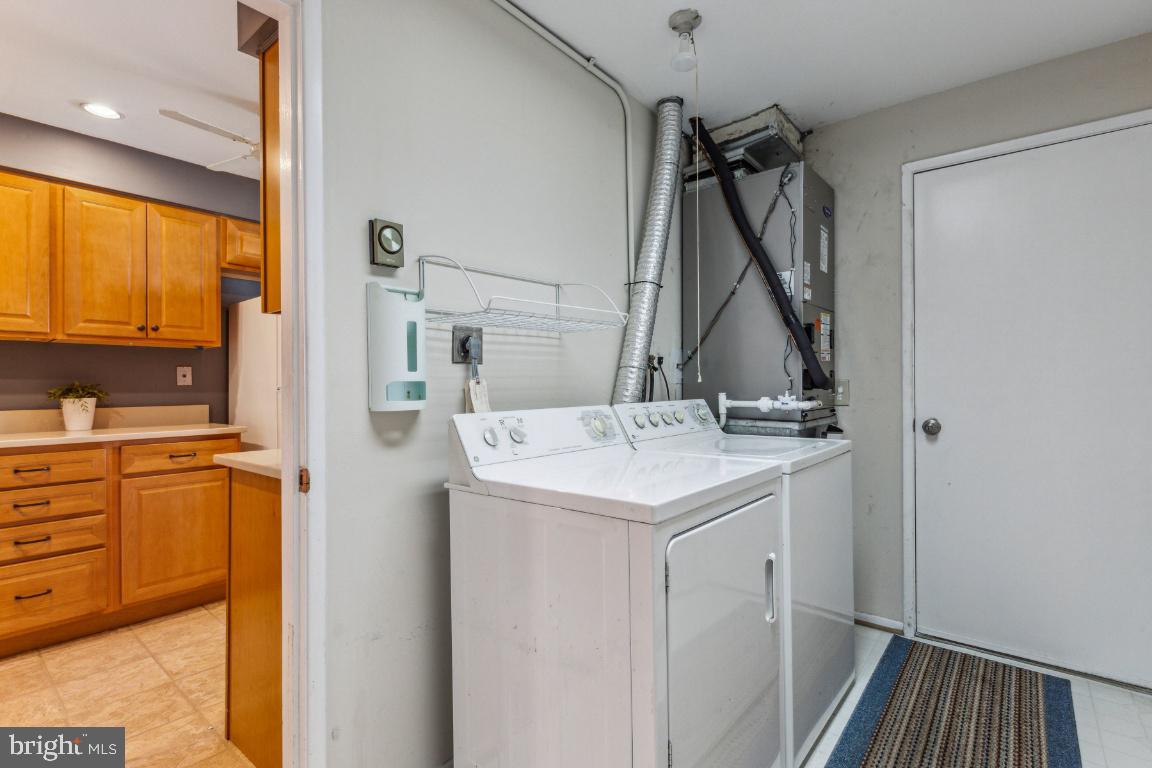 LEISURE WORLD - Residential