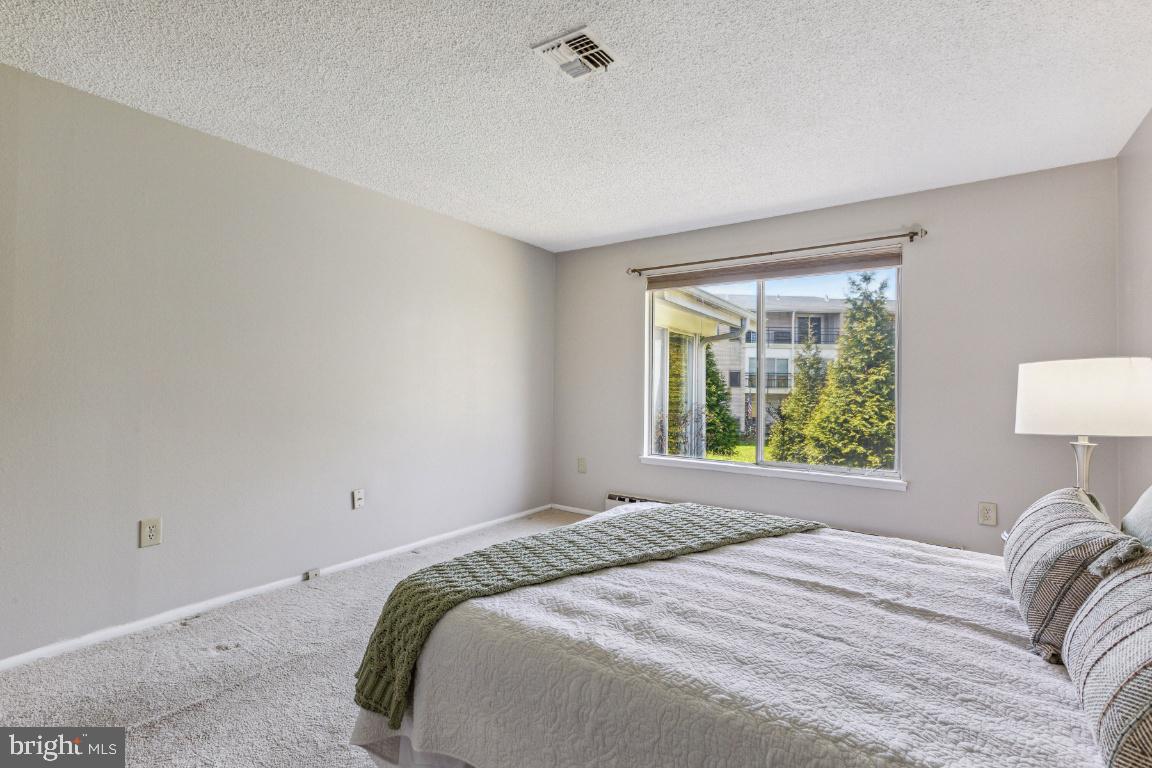 LEISURE WORLD - Residential