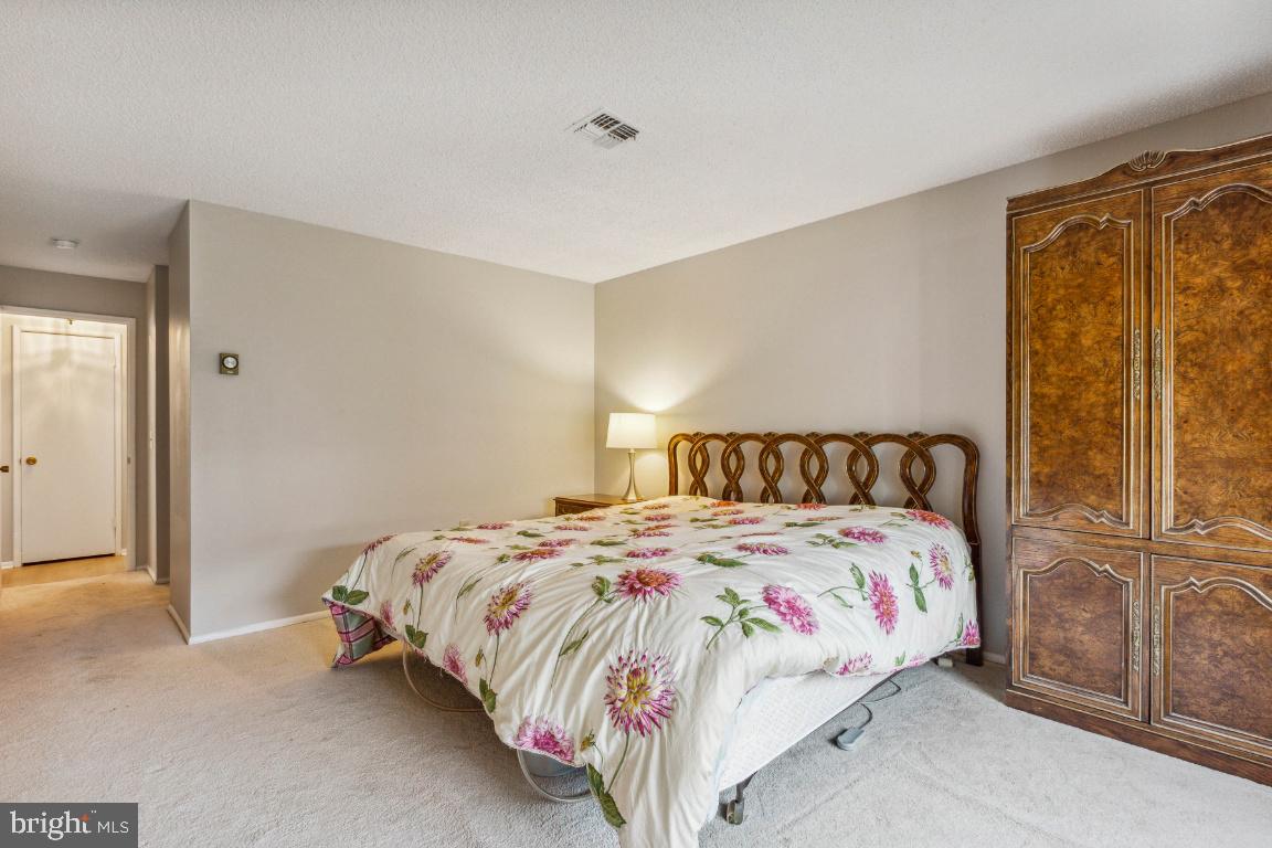 LEISURE WORLD - Residential