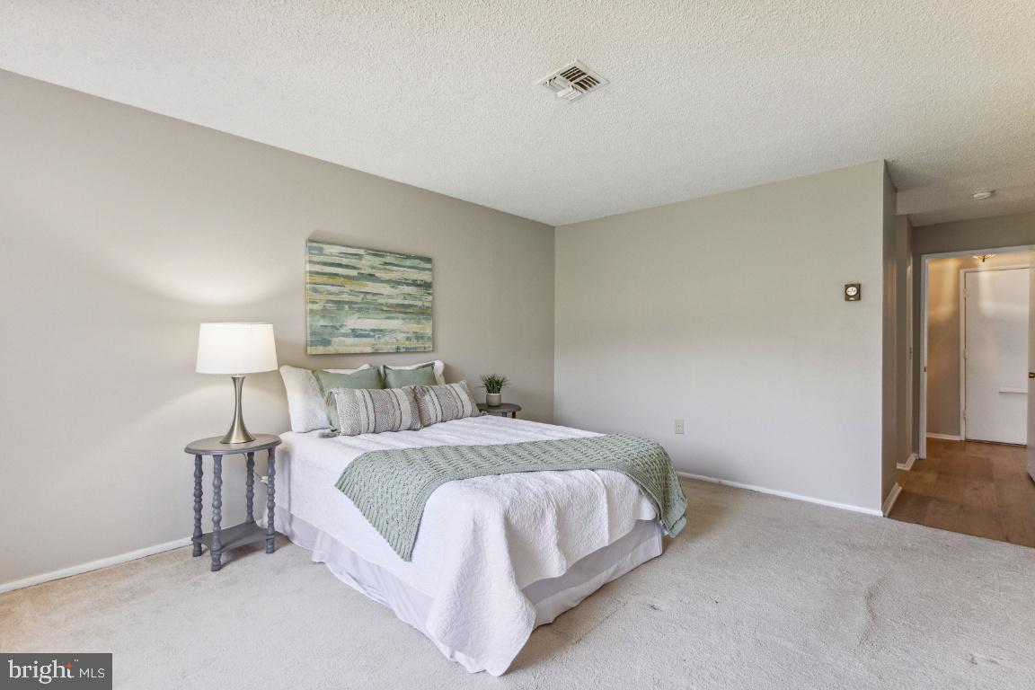 LEISURE WORLD - Residential