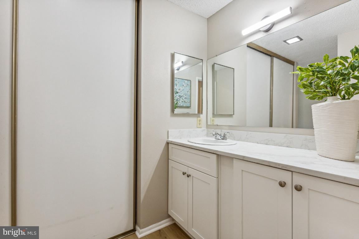 LEISURE WORLD - Residential