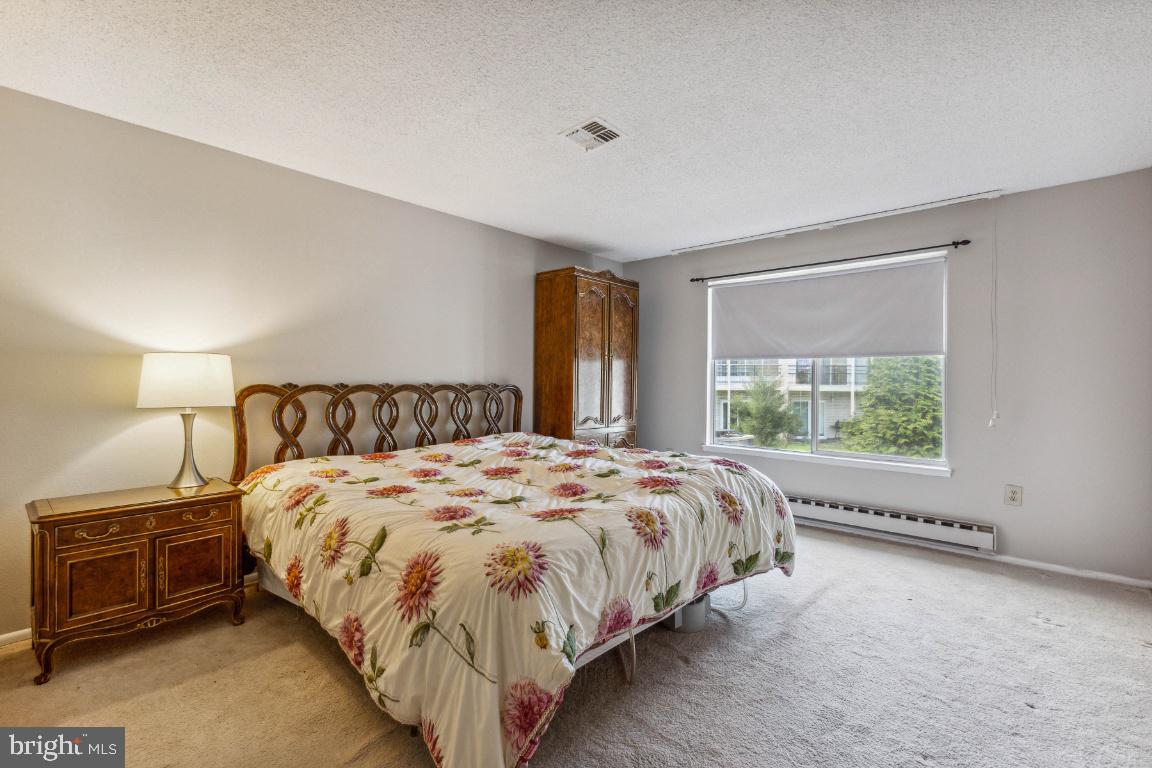 LEISURE WORLD - Residential