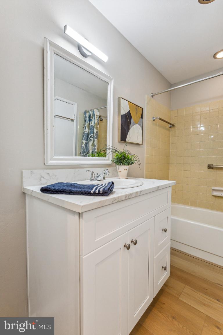 LEISURE WORLD - Residential