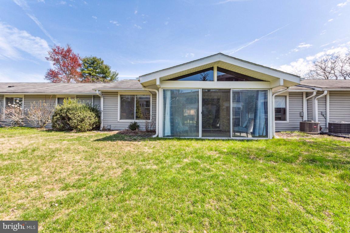 LEISURE WORLD - Residential