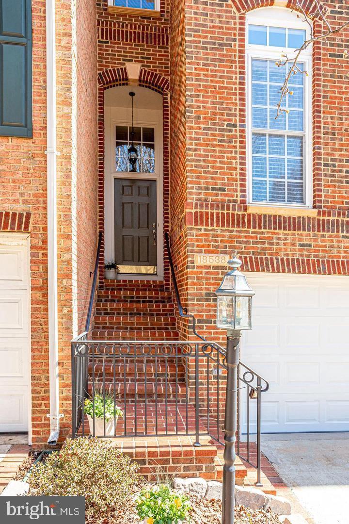 RIVER CREEK - Residential Lease