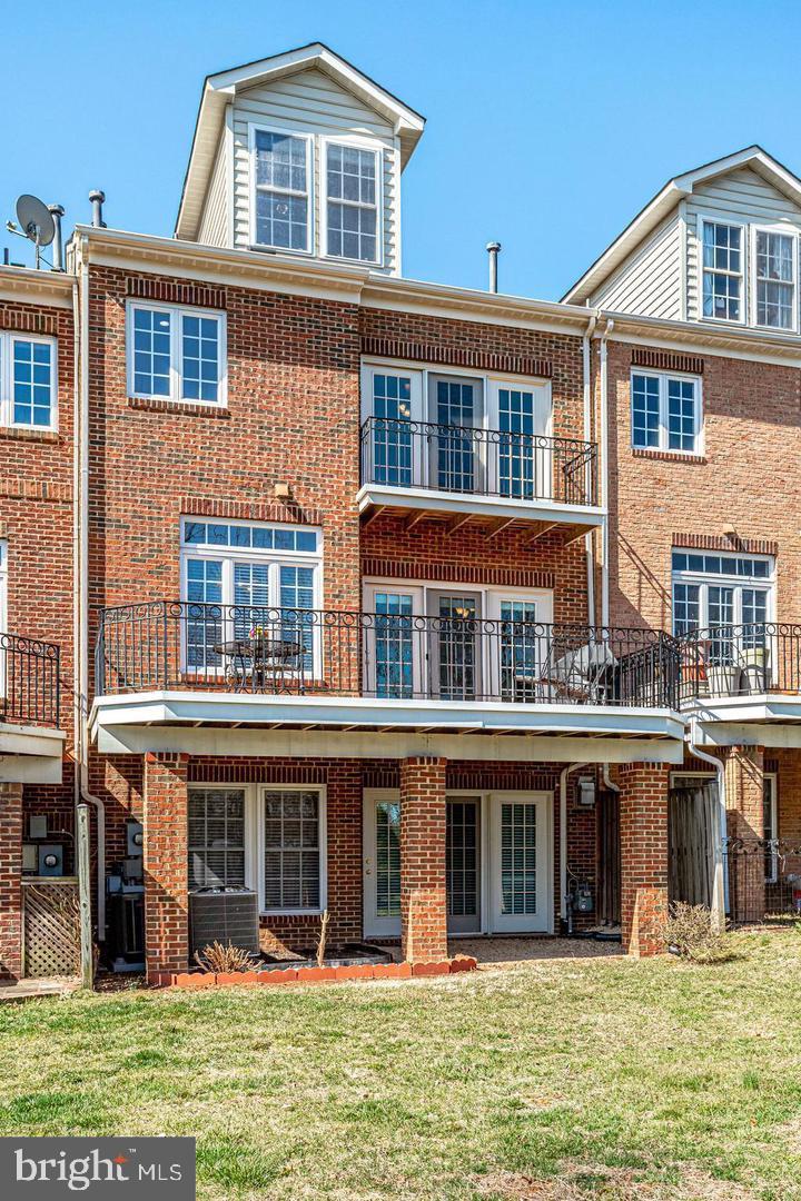 RIVER CREEK - Residential Lease