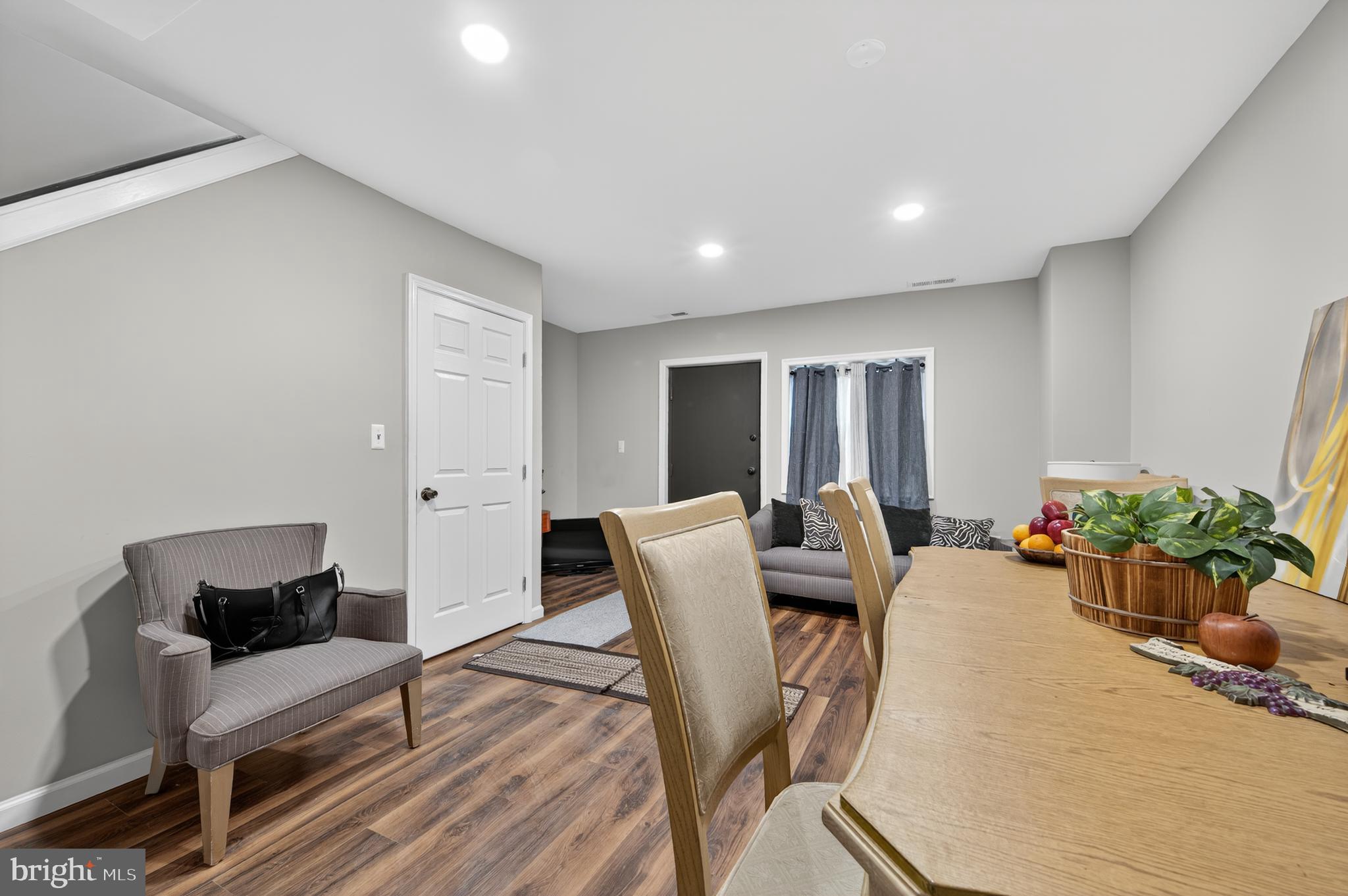 1206 11TH STREET NW
