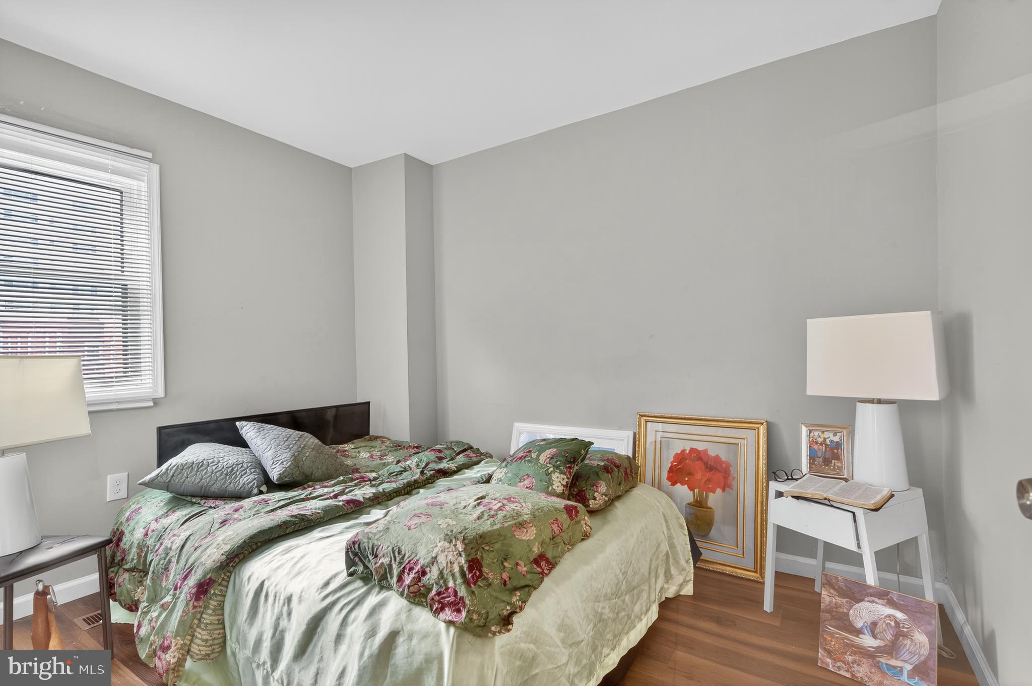 1206 11TH STREET NW