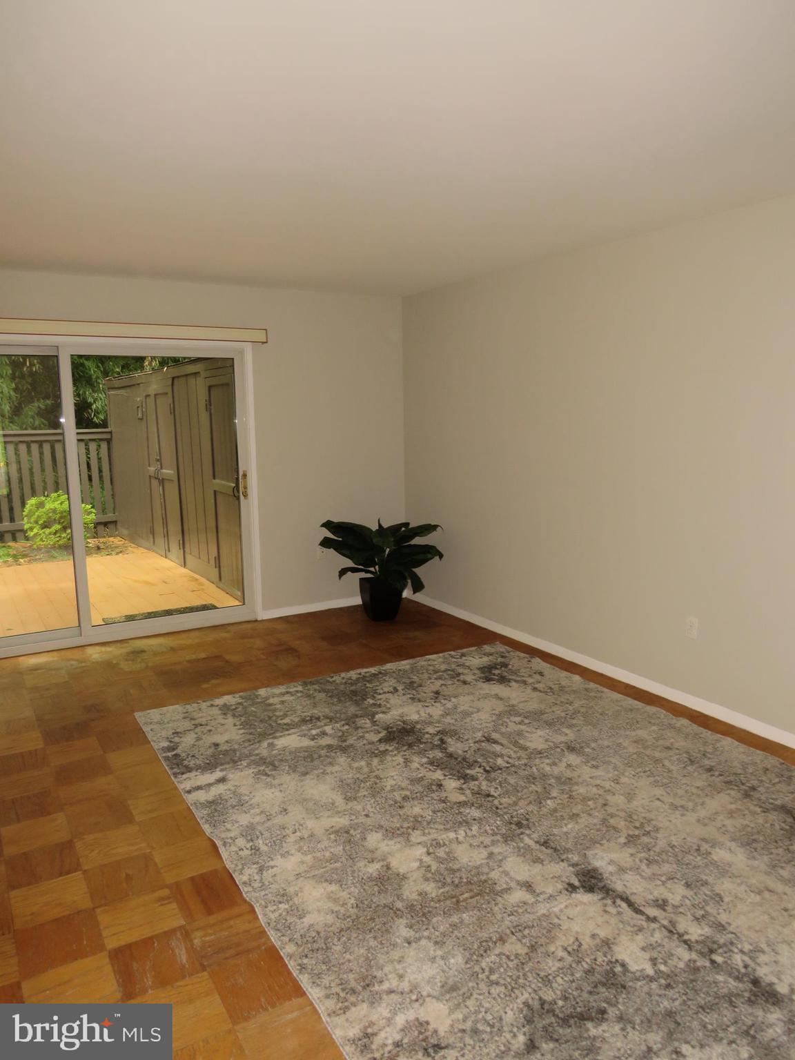 IVY OAK - Residential