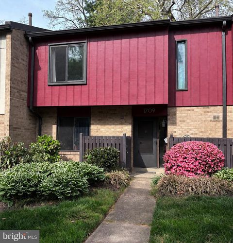 Photo of 1709 Ivy Oak Square #18, RESTON, VA 20190 (MLS # VAFX2307132)