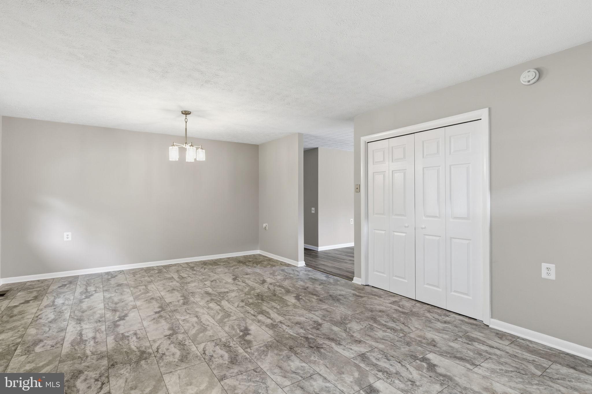 WOODLAND HILLS - Residential