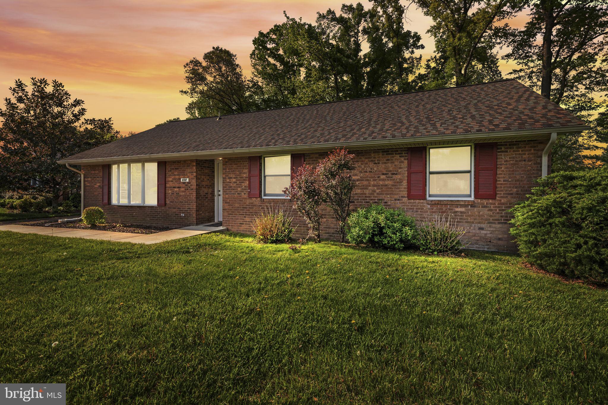 WOODLAND HILLS - Residential
