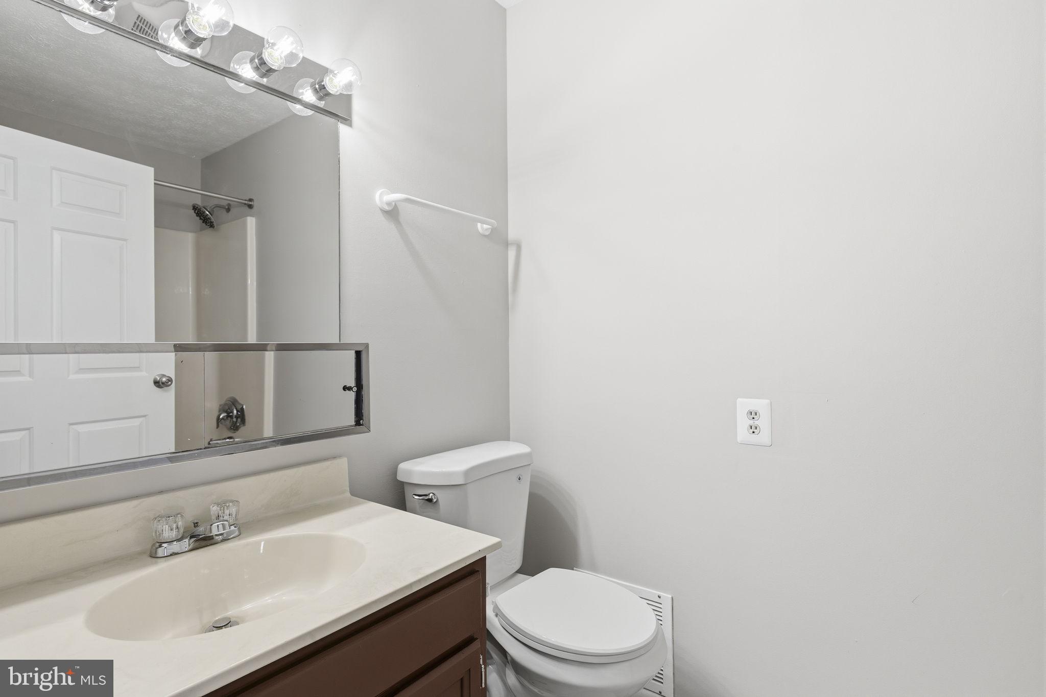 WOODLAND HILLS - Residential