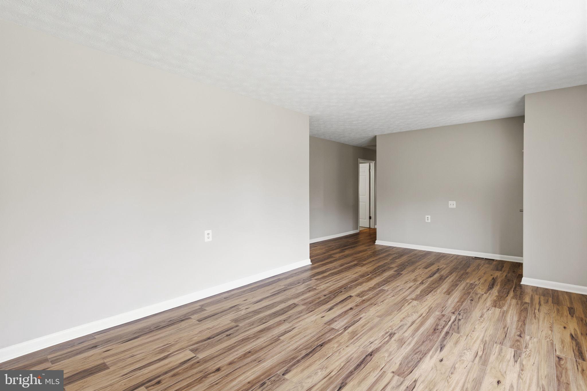 WOODLAND HILLS - Residential