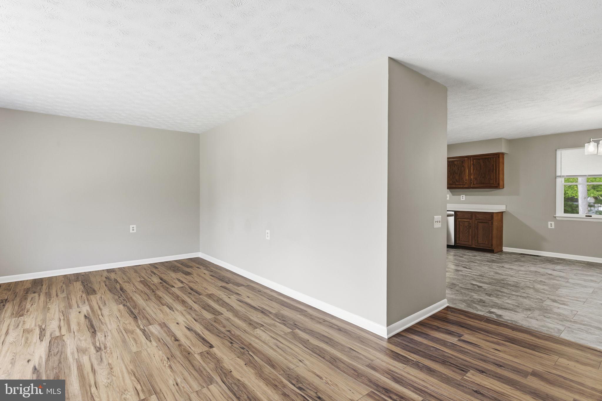 WOODLAND HILLS - Residential