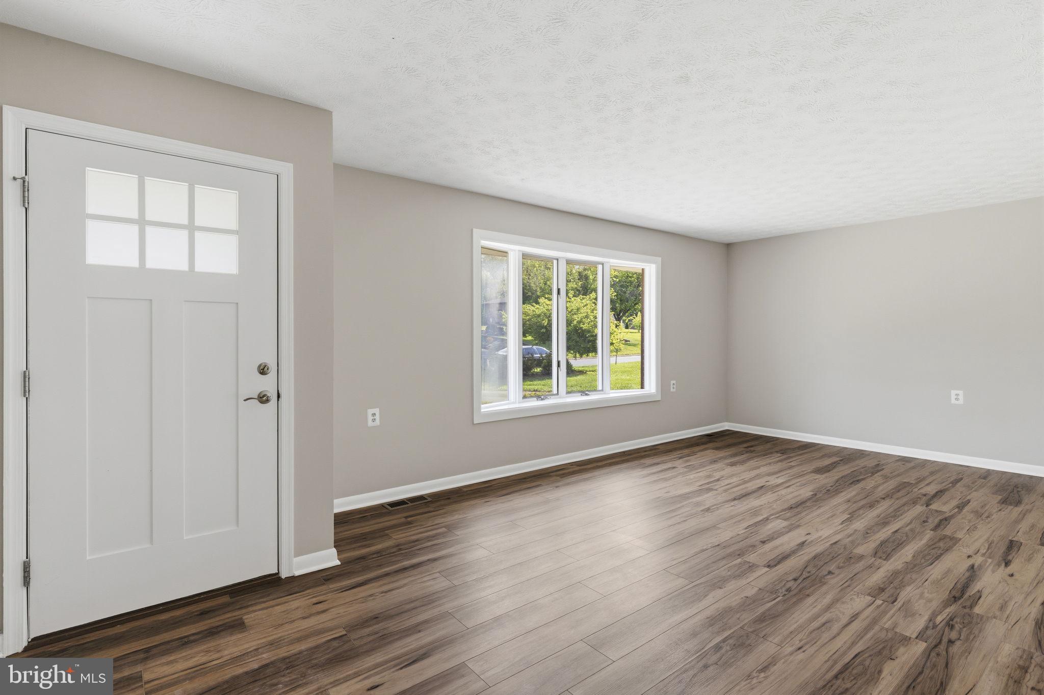WOODLAND HILLS - Residential
