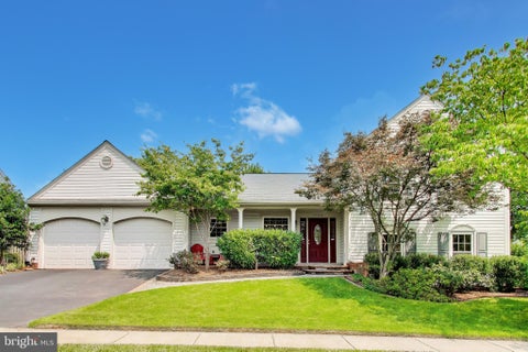 Photo of 13382 Point Rider Lane, HERNDON, VA 20171 (MLS # VAFX2331478)
