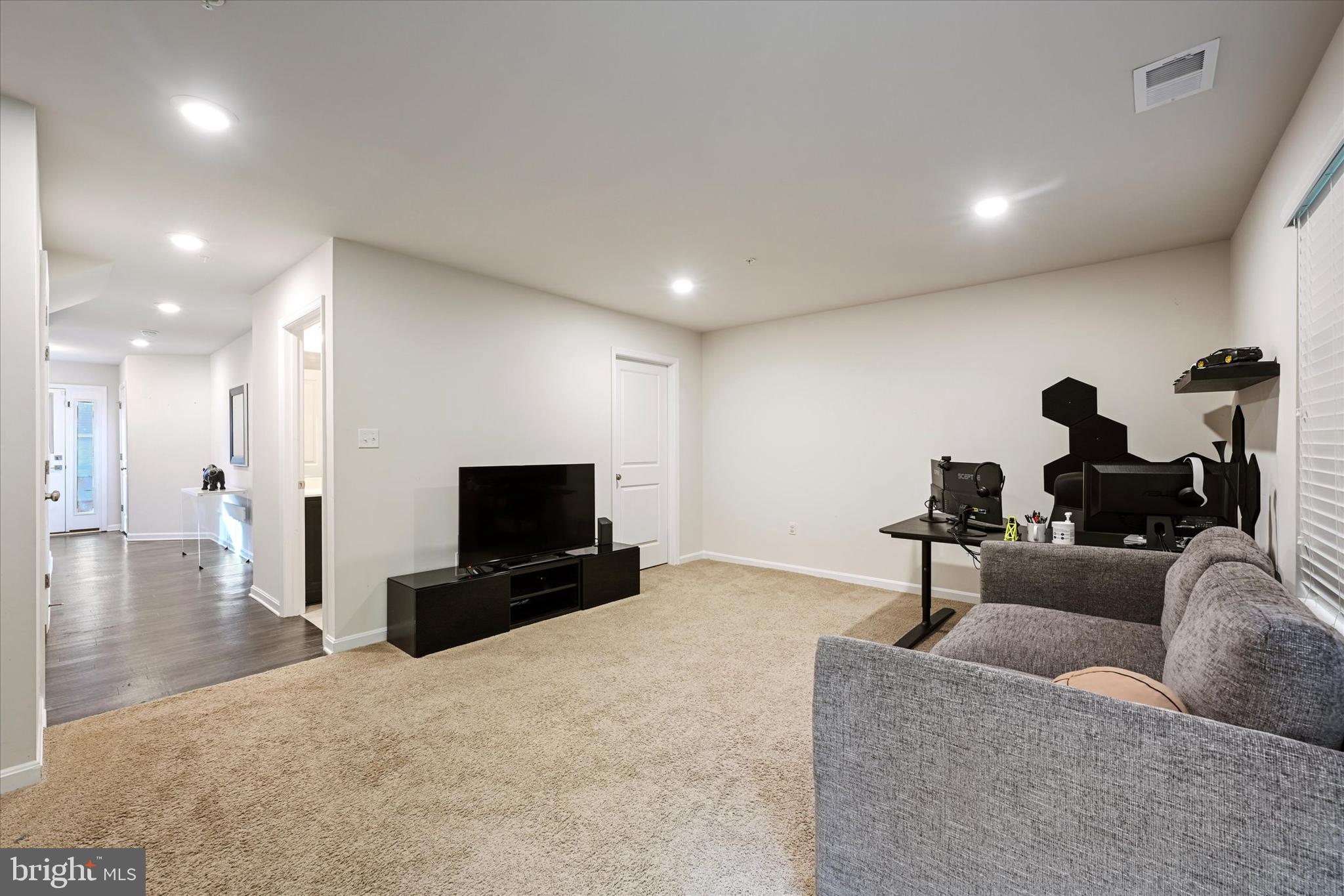 HIDDEN MEADOWS - Residential