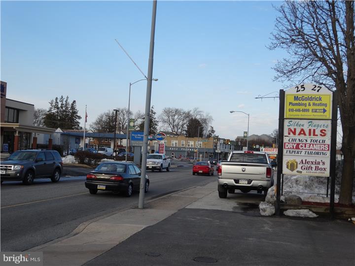 OAKMONT - Commercial Sale