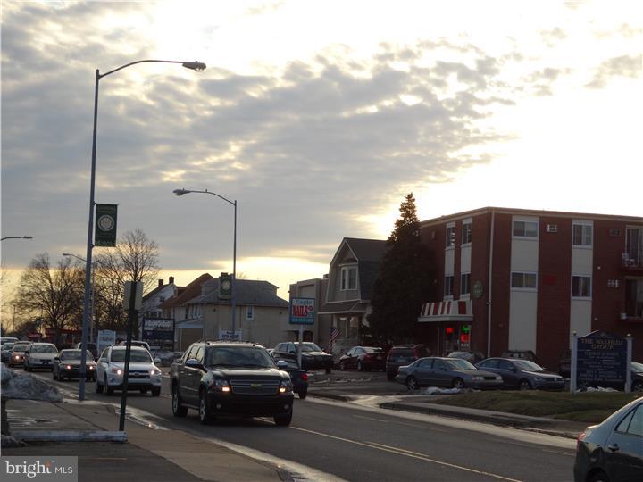 OAKMONT - Commercial Sale