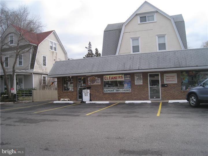 OAKMONT - Commercial Sale