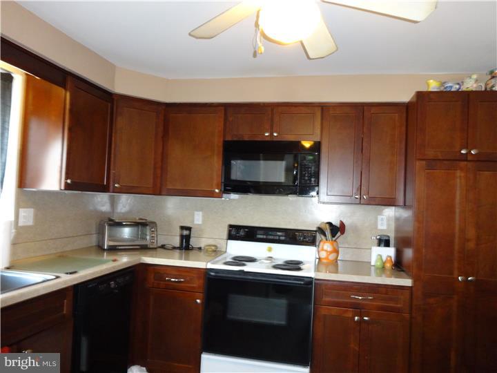 OAKMONT - Commercial Sale