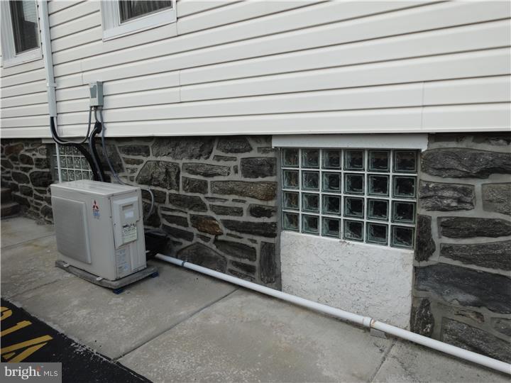 OAKMONT - Commercial Sale